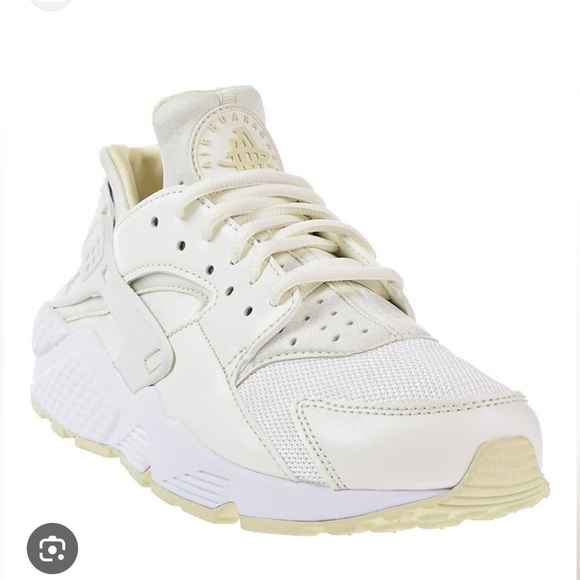 Size 7 Women Nike Air Huarache Run Sneaker Shoe White - Picture 1 of 5